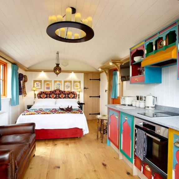 Hornington Manor Luxury Shepherd Huts Holiday home *