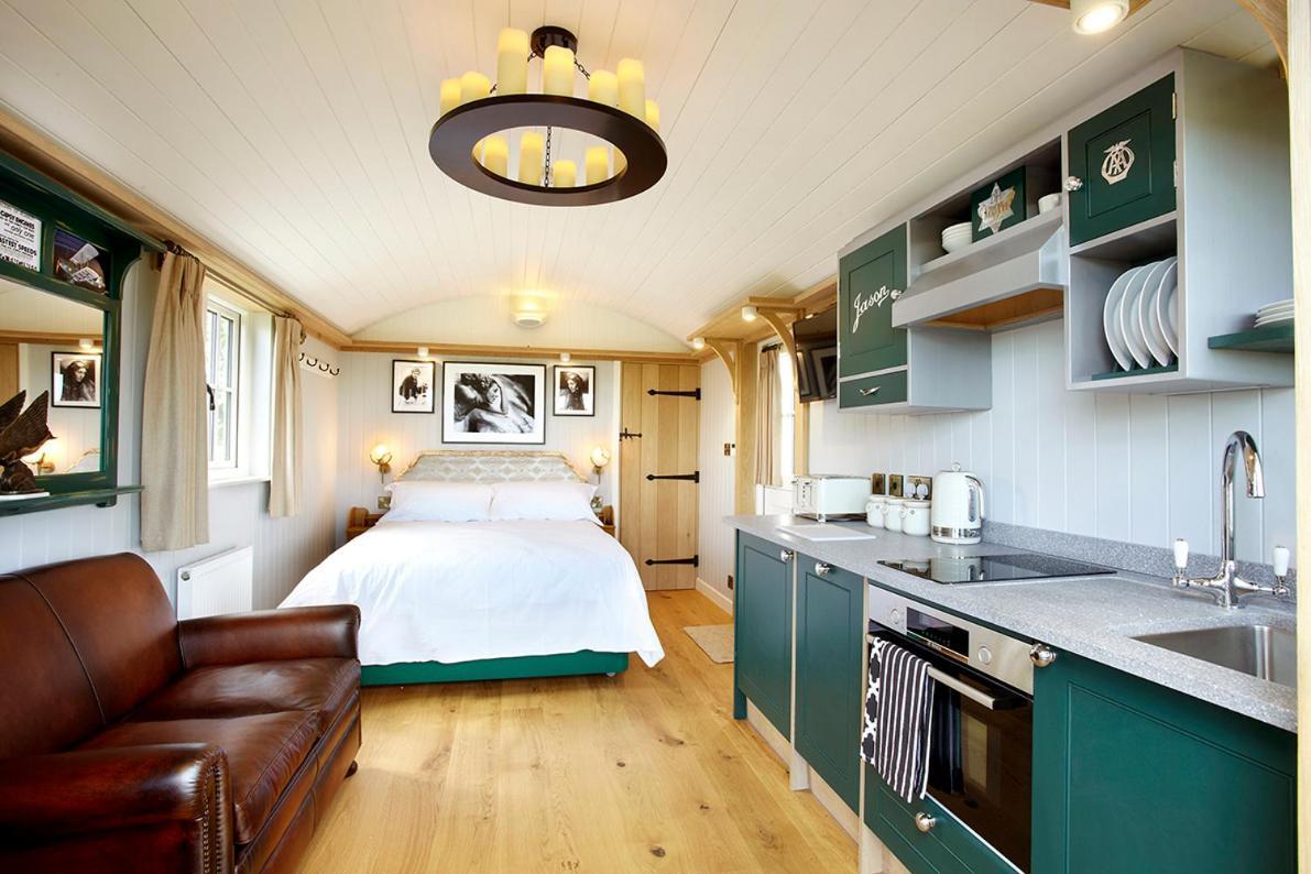 Hornington Manor Luxury Shepherd Huts Holiday home